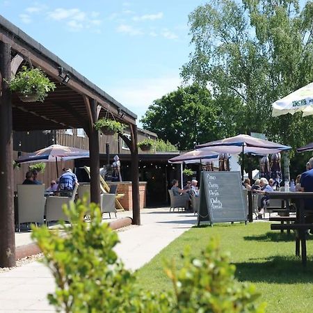 The Dolman At Ferndown Forest Golf Course Exterior photo